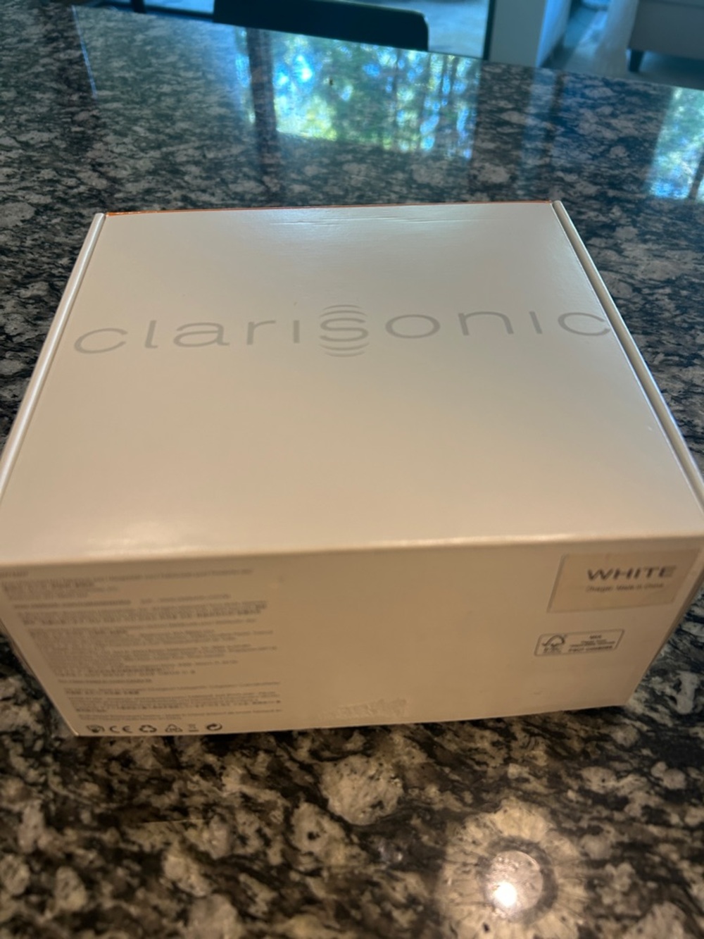 Clarisonic Facial Cleansing Brush - White Boxed